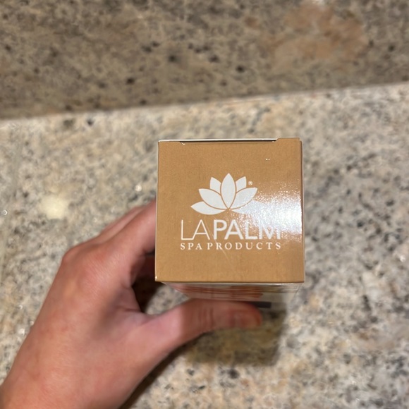 LA Palm Massage Lotion - Picture 5 of 6